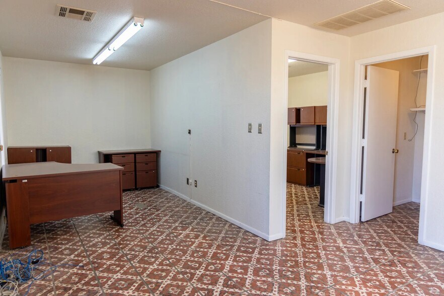 More Photos Of 6553 S Guano Rd, Eloy Warehouse For Sale