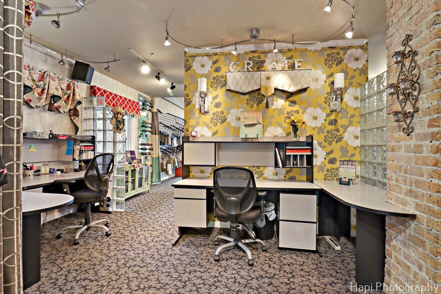 More Photos Of 401 E Park Ave, Libertyville Freestanding For Sale