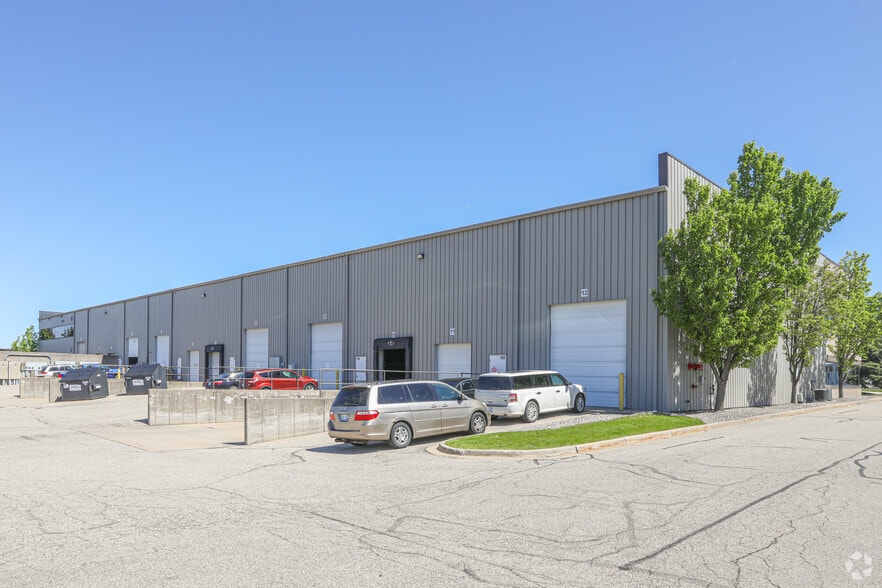 More Photos Of 4665 Broadmoor Ave SE, Grand Rapids Warehouse For Lease