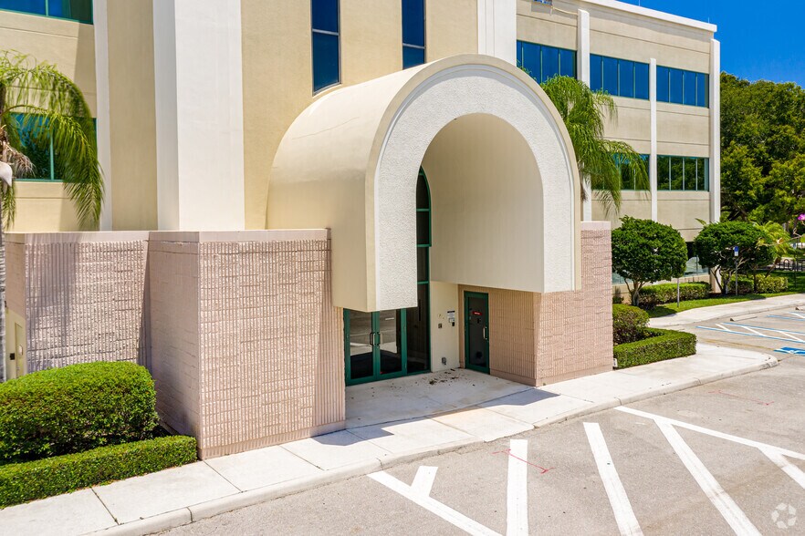More Photos Of 4750 E Park Dr, Palm Beach Gardens Office For Lease