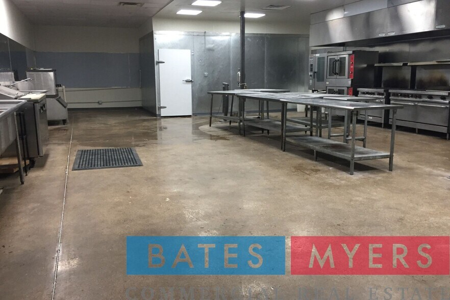 More Photos Of 4807 Norma Street, Dallas Showroom For Sale