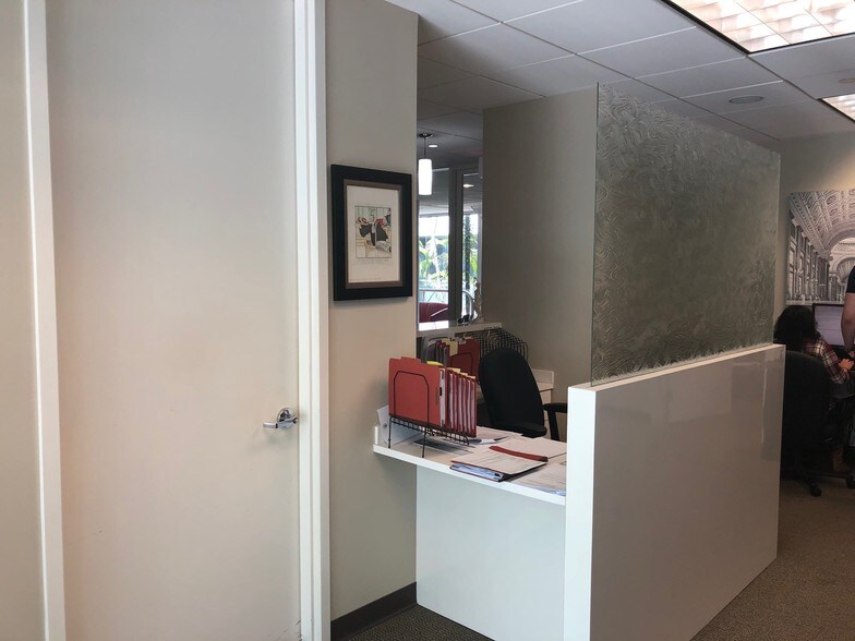 More Photos Of 7900 NW 154th St, Miami Lakes Office For Lease