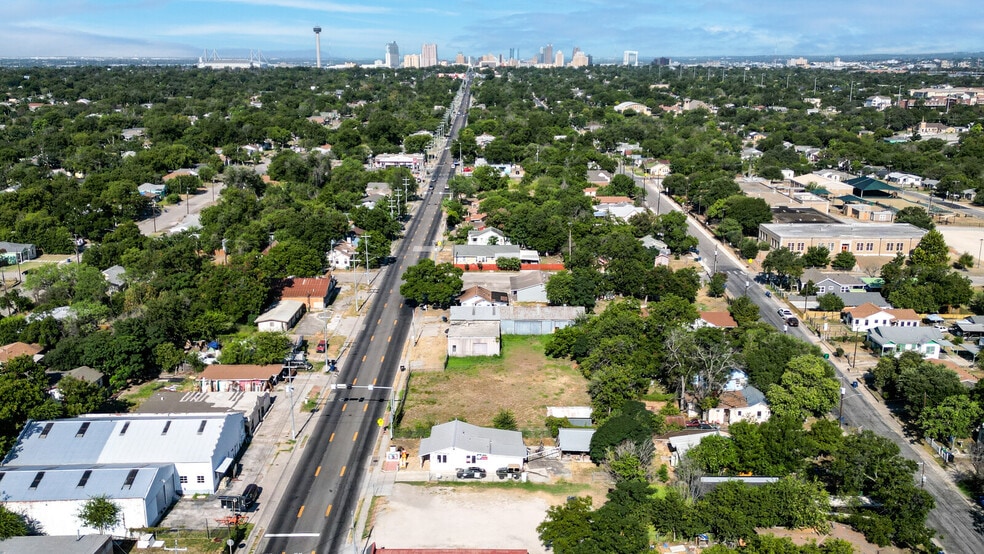 More Photos Of 2931 E Houston St, San Antonio Land For Sale
