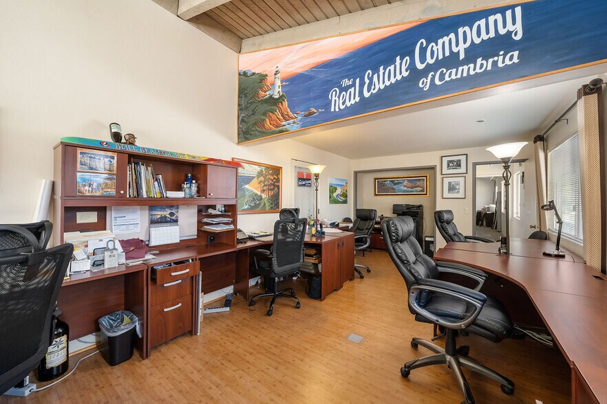 More Photos Of 2086 Main St, Cambria Freestanding For Lease