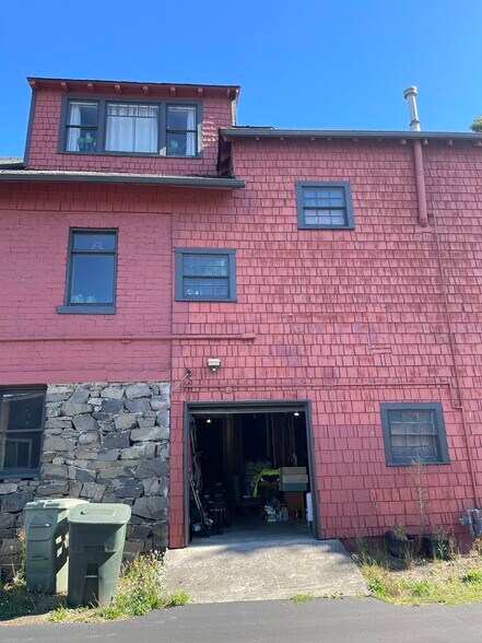 More Photos Of 155 N Elm St, Kalama Storefront Retail Residential For Sale