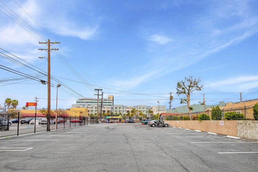 More Photos Of 14430 Vanowen St, Van Nuys Land For Sale