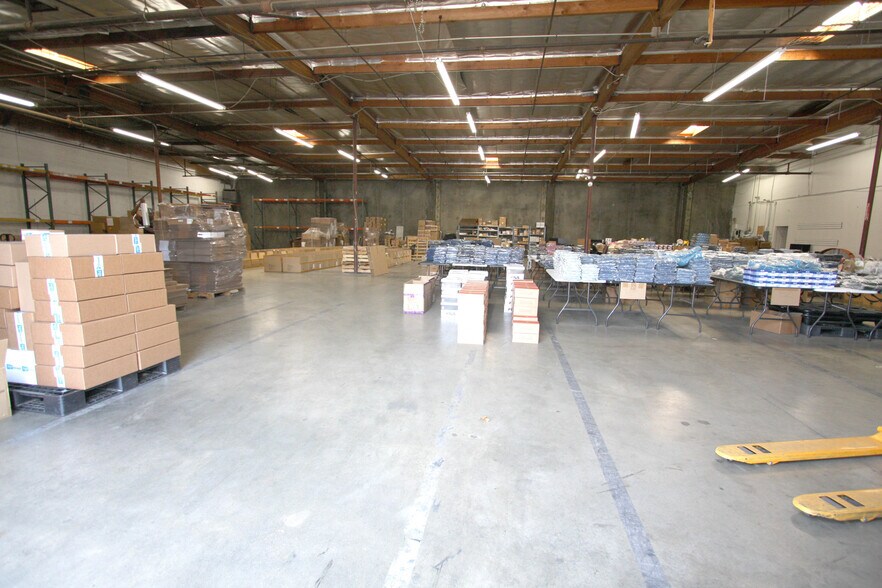 More Photos Of 1101 E 16th St, Los Angeles Warehouse For Lease