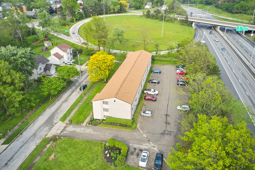 More Photos Of 888 Rosamond Ave, Akron Apartments For Sale
