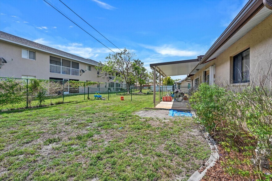 More Photos Of 4707 SW 8th Pl, Cape Coral Apartments For Sale