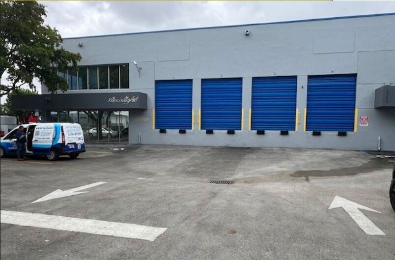 More Photos Of 8351-8391 NW 64th St, Miami Warehouse For Lease