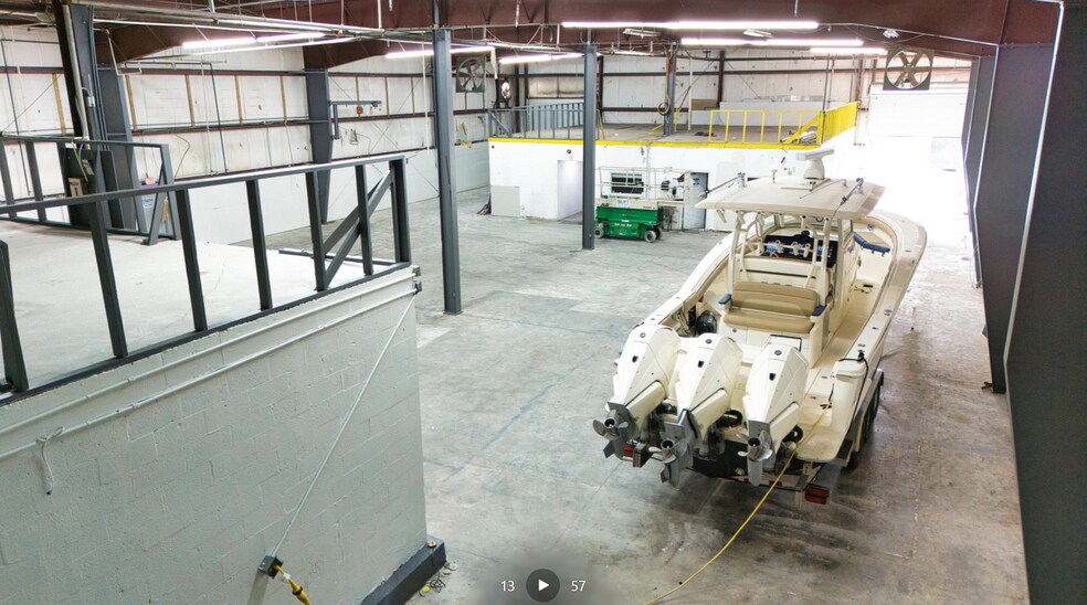 More Photos Of 13050 NW 43rd Ave, Opa Locka Warehouse For Lease