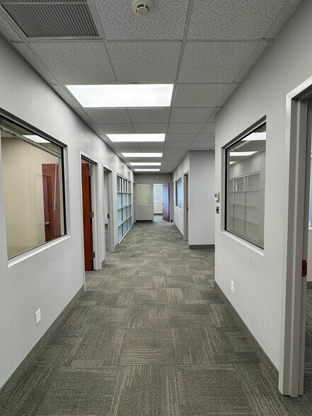 More Photos Of 300 Corporate Plz, Islandia Office For Lease
