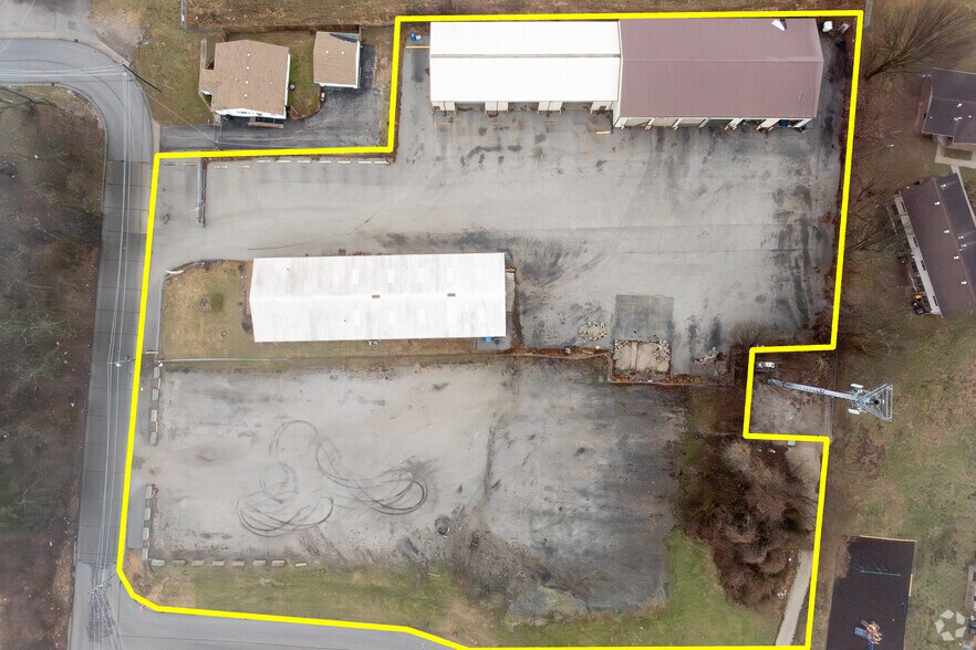 More Photos Of 900-914 Tonsor Rd, Alton Warehouse For Sale