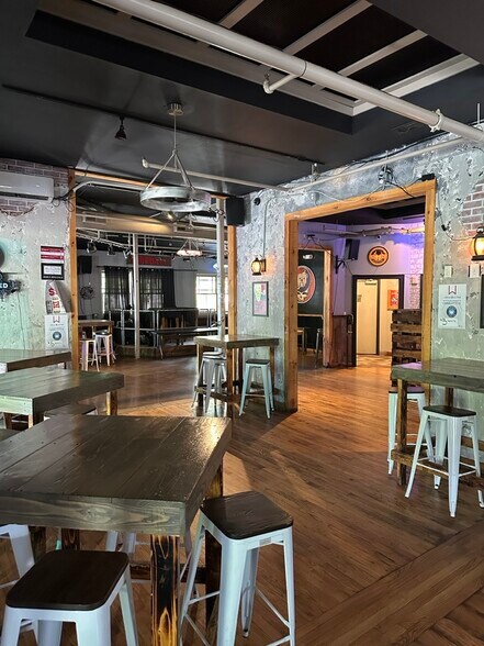 More Photos Of 3228 N Davidson St, Charlotte Restaurant For Lease