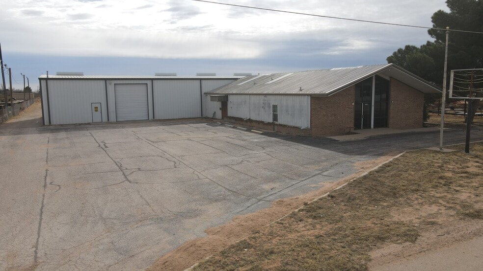 Primary Photo Of 2403 Avenue O, Eunice Industrial For Sale
