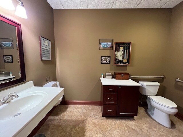 More Photos Of 707 Ridgeview Dr, McHenry Flex For Sale