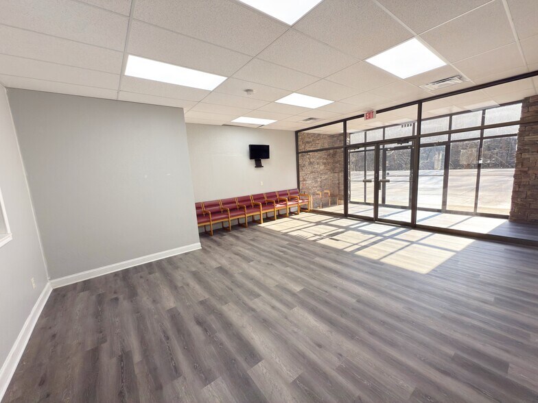 More Photos Of 1030 Wintergap Rd, Oliver Springs Office For Sale