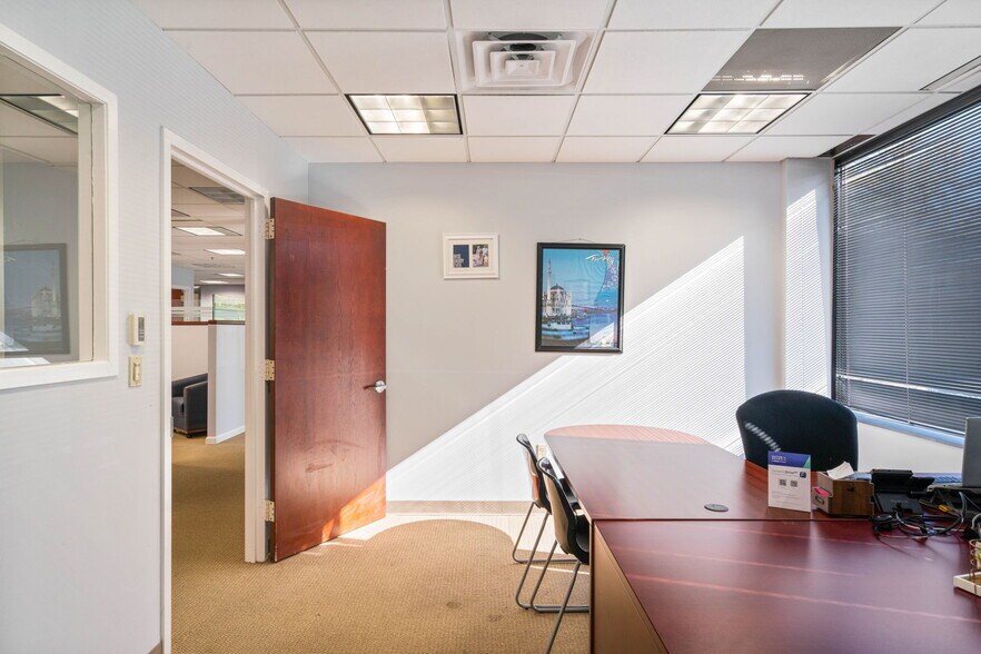 More Photos Of 5350 Shawnee Rd, Alexandria Medical For Sale