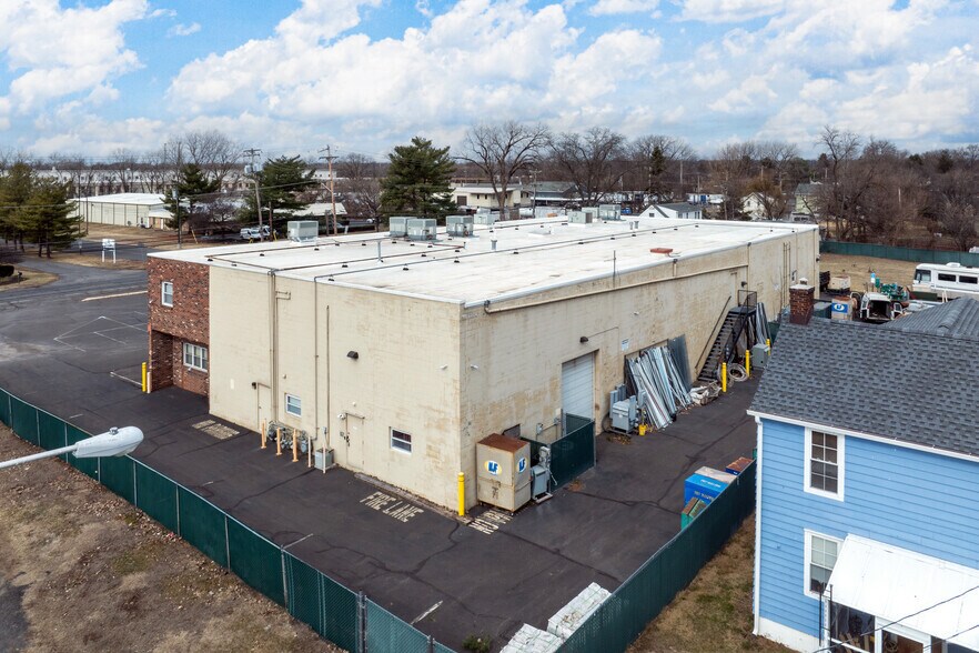 More Photos Of 1380 S Pennsylvania Ave, Morrisville Manufacturing For Lease