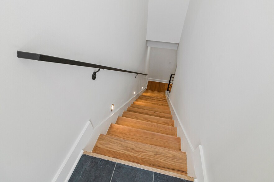 More Photos Of 1140 17th St NE, Washington Apartments For Sale