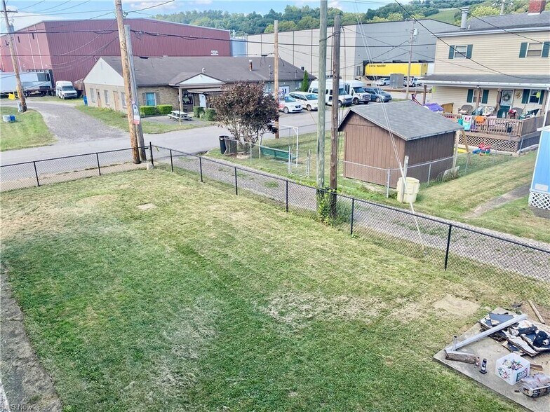 More Photos Of 2116 Charles St, Wellsburg Flex For Sale