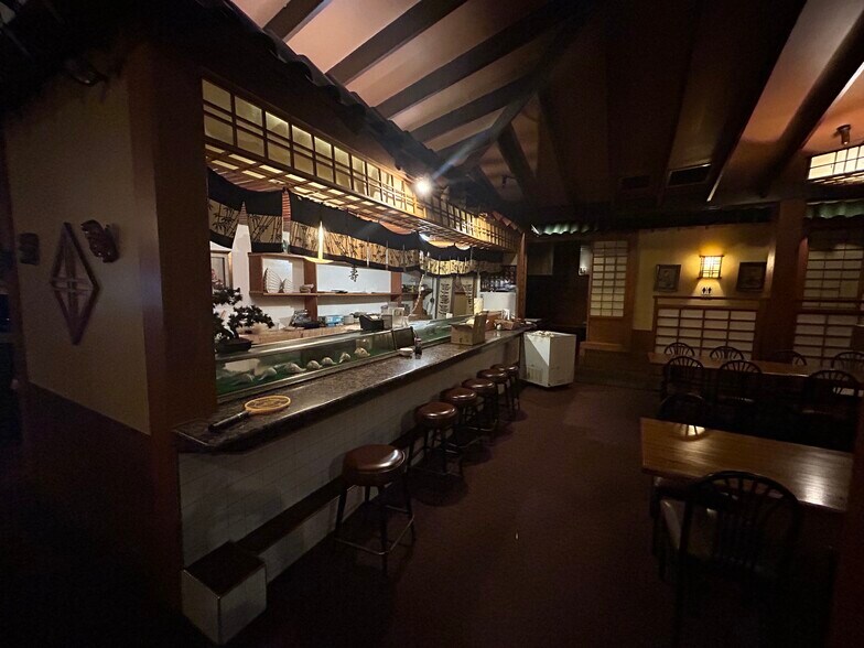 More Photos Of 8 Tech One Dr, Monroeville Restaurant For Lease