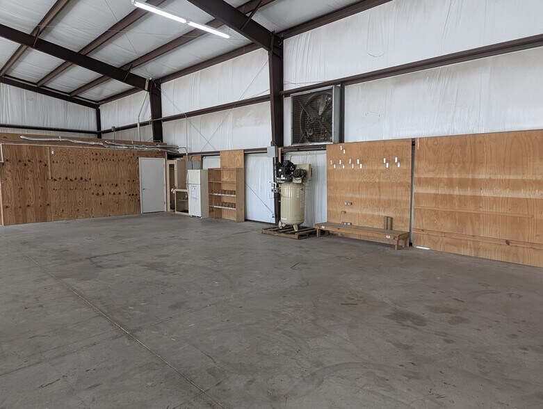 More Photos Of 9755 S. R. Florida 121 S, Macclenny Warehouse For Lease