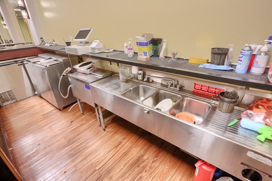 More Photos Of 7365 Denniston Ave, Pittsburgh General Retail For Sale