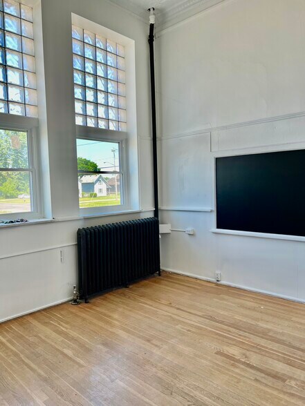 More Photos Of 1548 Reid Ave, Lorain Apartments For Sale
