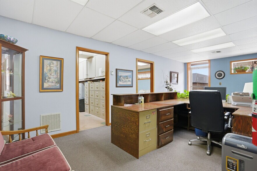 More Photos Of 115 N Jefferson Ave, Elk City Office For Sale