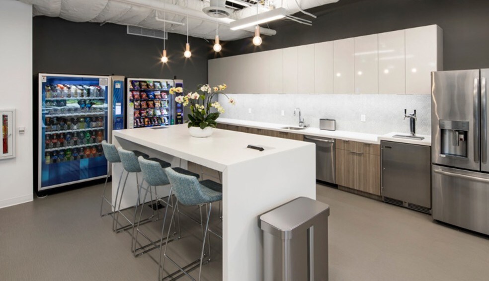 More Photos Of 1515 W 190th St, Gardena Office For Lease