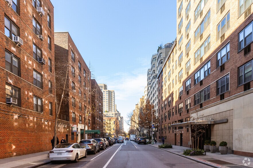 More Photos Of 757-769 Broadway, New York Apartments For Lease