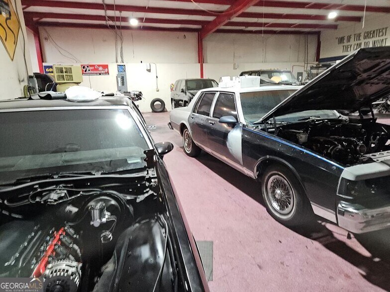 More Photos Of 3860 US Highway 27, Bremen Auto Repair For Sale