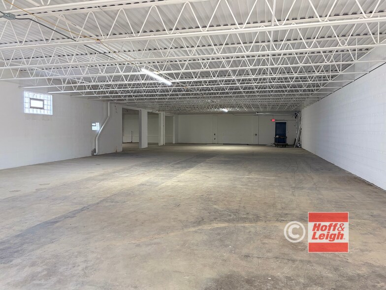More Photos Of 26241 Cannon Rd, Bedford Heights Warehouse For Lease