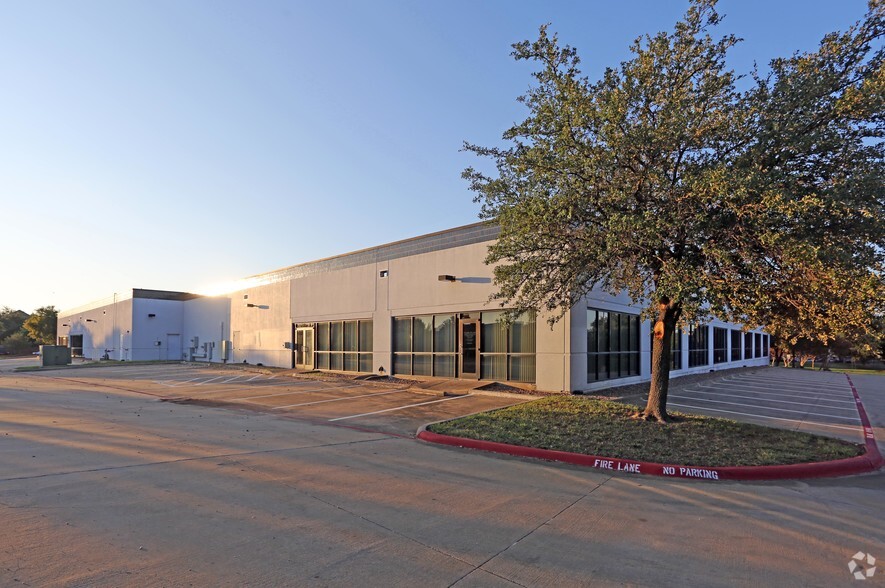 Primary Photo Of 3033 W Royal Ln, Irving Showroom For Sale