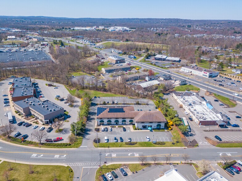 More Photos Of 14 Commerce St, Flemington Office For Lease