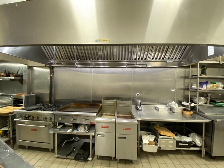 More Photos Of 7459 Melrose Ave, Los Angeles Restaurant For Lease