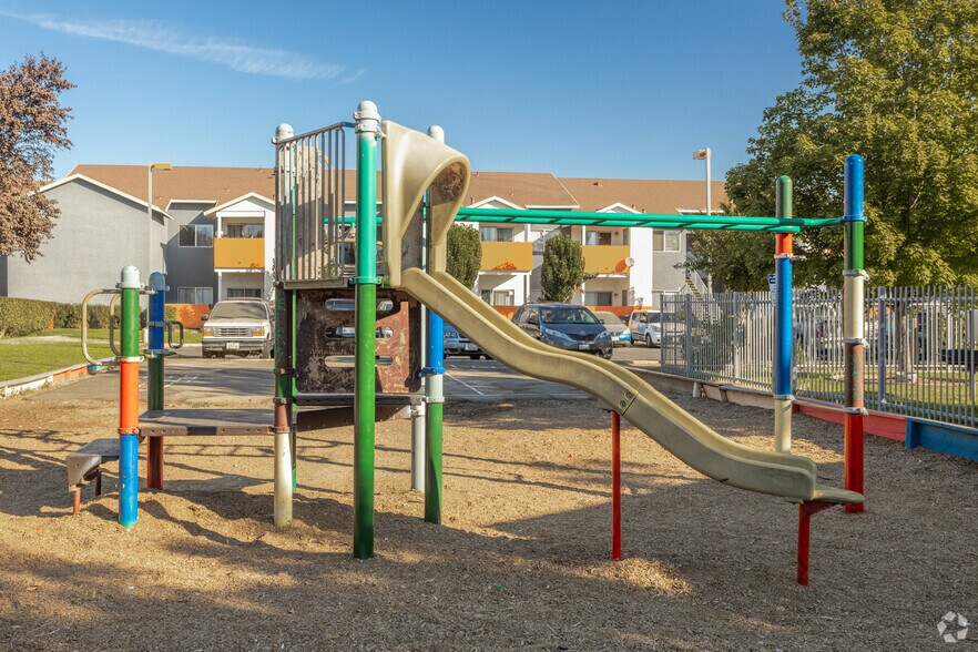 More Photos Of 6500 47th St, Sacramento Apartments For Sale