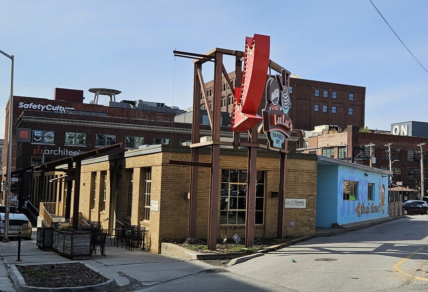 Primary Photo Of 2030 Central St, Kansas City General Retail For Lease