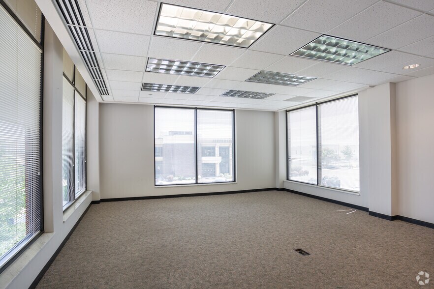 More Photos Of 2329-2351 Market St, Saint Louis Office For Lease