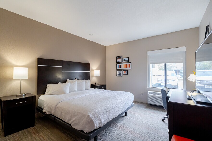 More Photos Of 912 W Dillon Rd, Louisville Hotel For Sale