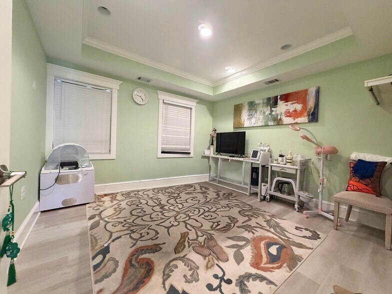 More Photos Of 8937 Shady Grove Ct, Gaithersburg Medical For Sale