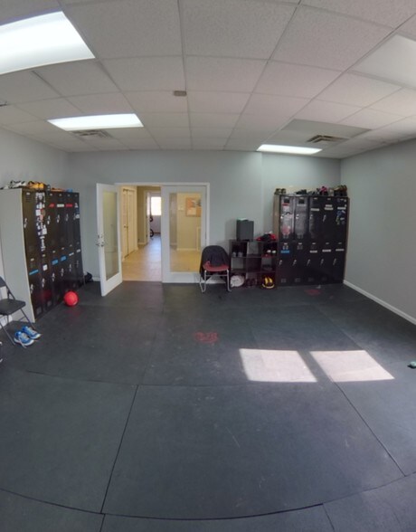 More Photos Of 385-387 Industrial Dr, Mount Juliet Warehouse For Lease