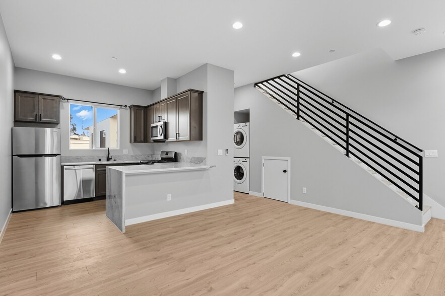 More Photos Of 7128 E Hyatt St, San Diego Apartments For Sale