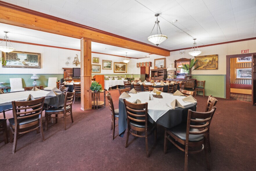 More Photos Of 13300 Big Basin Way, Boulder Creek Restaurant For Sale