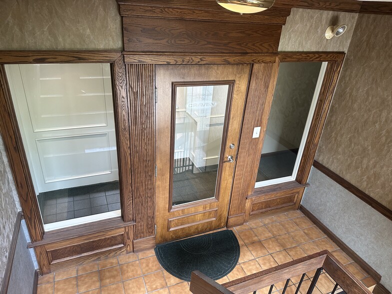 Primary Photo Of 708 McKnight Park Dr, Pittsburgh Office For Sale