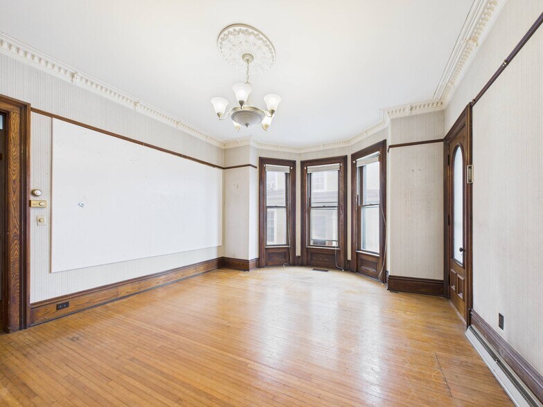 More Photos Of 40 E Genesee St, Auburn Storefront Retail Residential For Lease