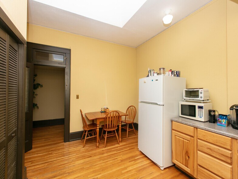 More Photos Of 317 N Main St, Hendersonville Storefront Retail Office For Sale