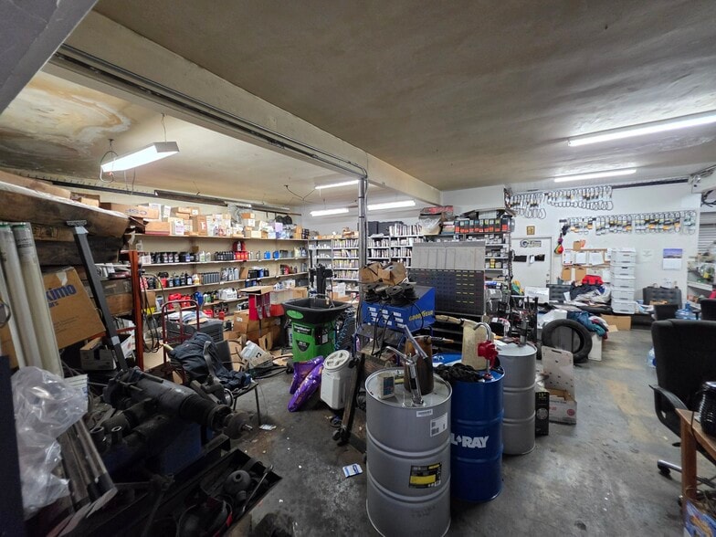 More Photos Of 13089 Century Blvd, Garden Grove Auto Repair For Sale