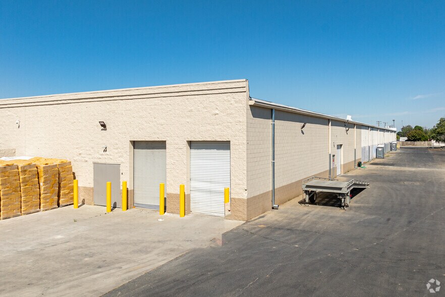 More Photos Of 25 W Polk St, Coalinga General Retail For Lease